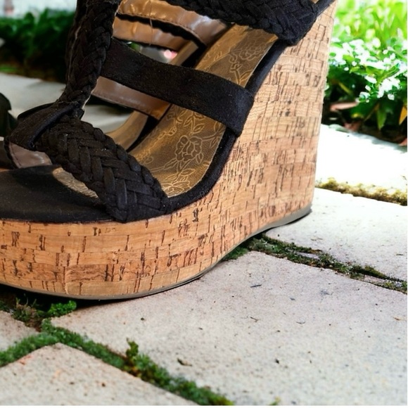 Soda Black Vegan Stappy 6” cork heeled platform wedges. SZ10 Great Condition. - Picture 8 of 16